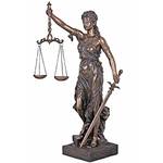 Palazzo Int Justitia Figur