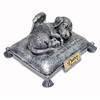 Urnen für Hunde von Rusepin